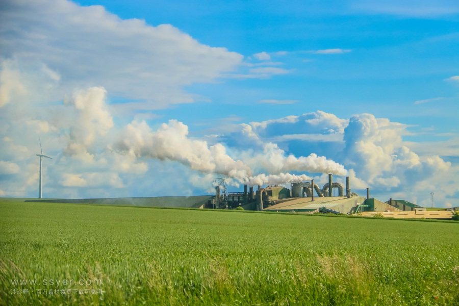 臭氧，位置不同，角色不同